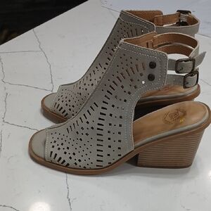 Women's Gray Perforated Heeled Sandals By True Craft, New Without Tags Or Box,